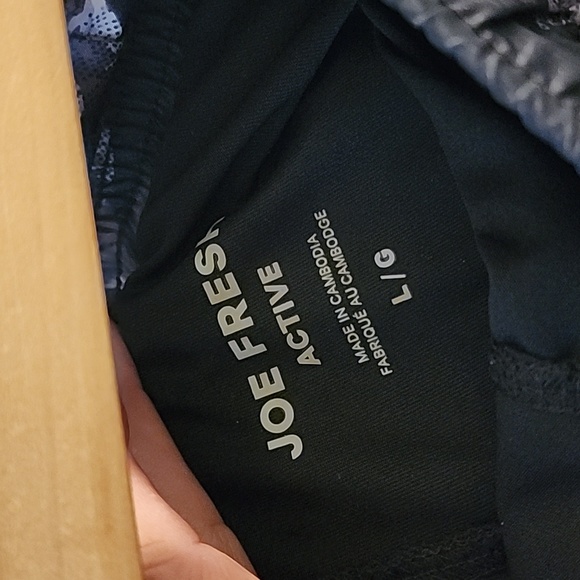 Active wear shorts joe fresh. Black & white. - Picture 5 of 5